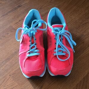 Like New Wimens Nike Sneakers